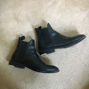 Everlane - The modern Chelsea boot